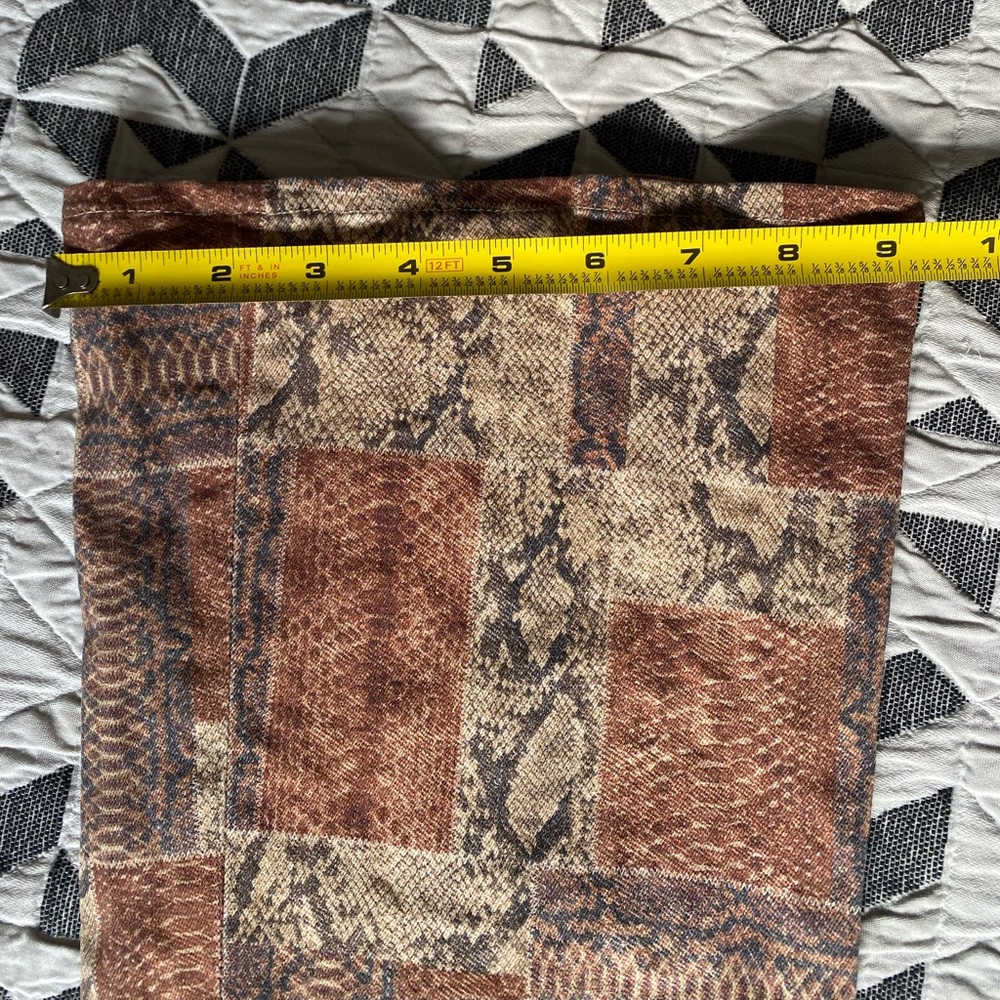 Frame Le High snake print flare jeans, size 25 - Picture 6 of 7